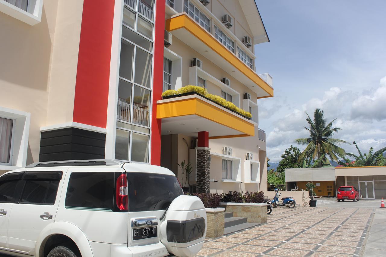 New D'Dhave Hotel Padang  Eksteriør billede